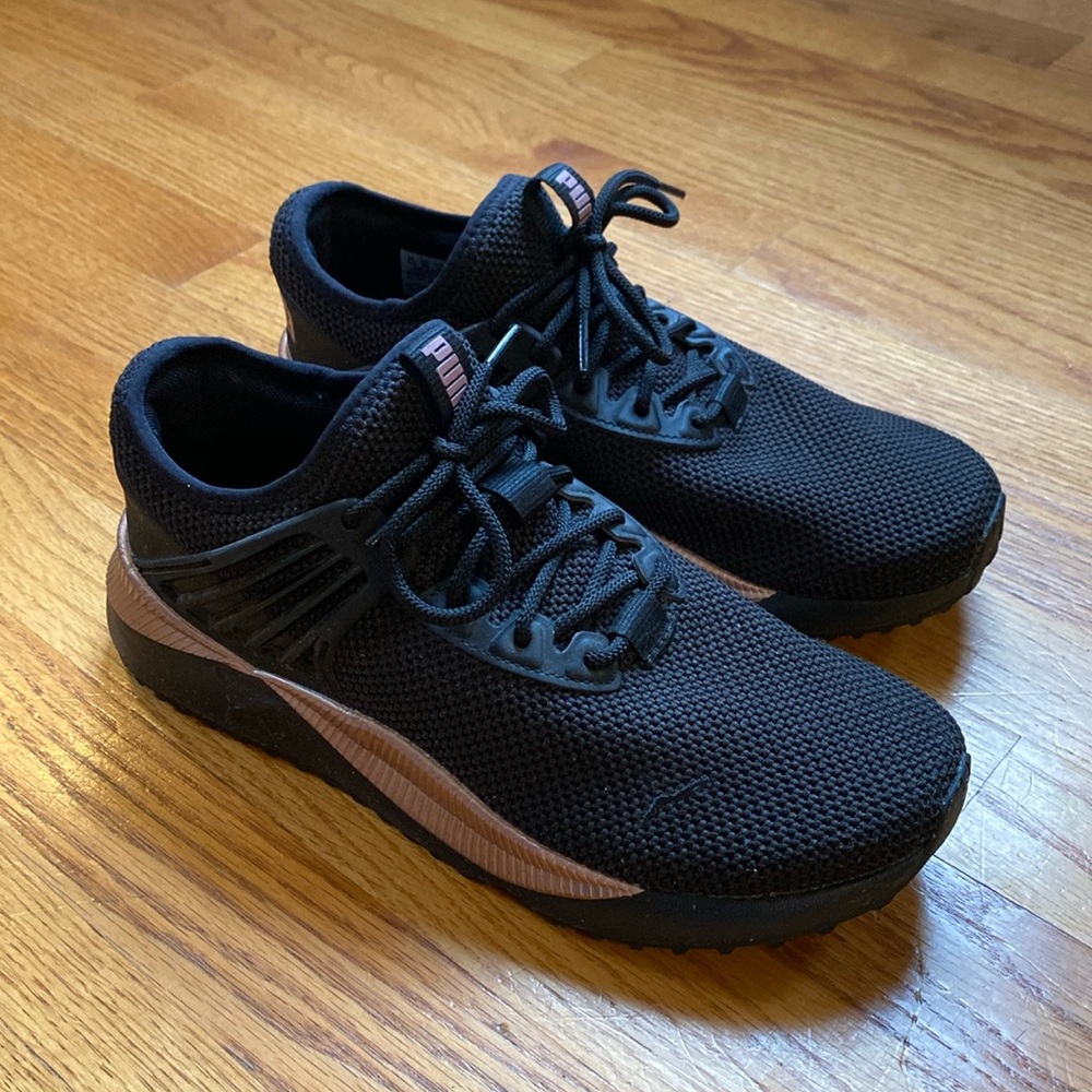 PUMA Womens Pacer Future Sneaker - Size 9